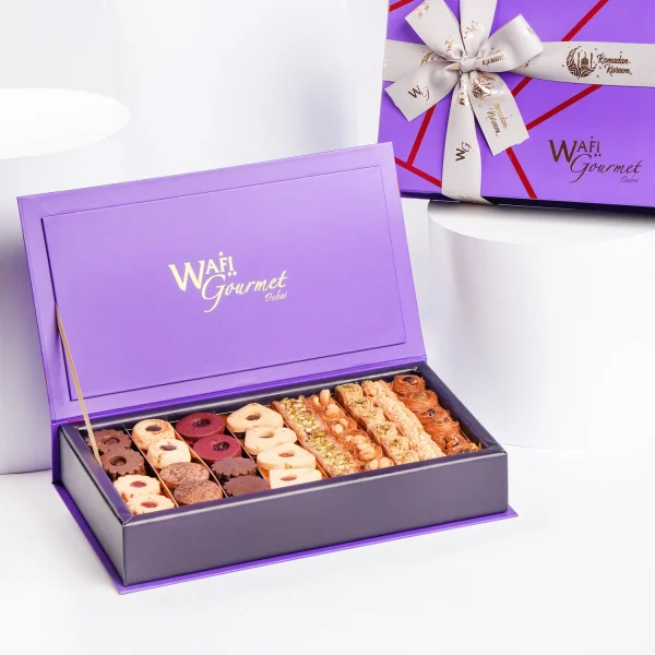 BAKLAWA AND PETIT FOUR GIFT BOX LARGE