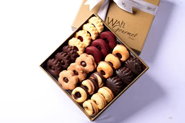 PETIT FOUR LUXURY BOX MEDIUM