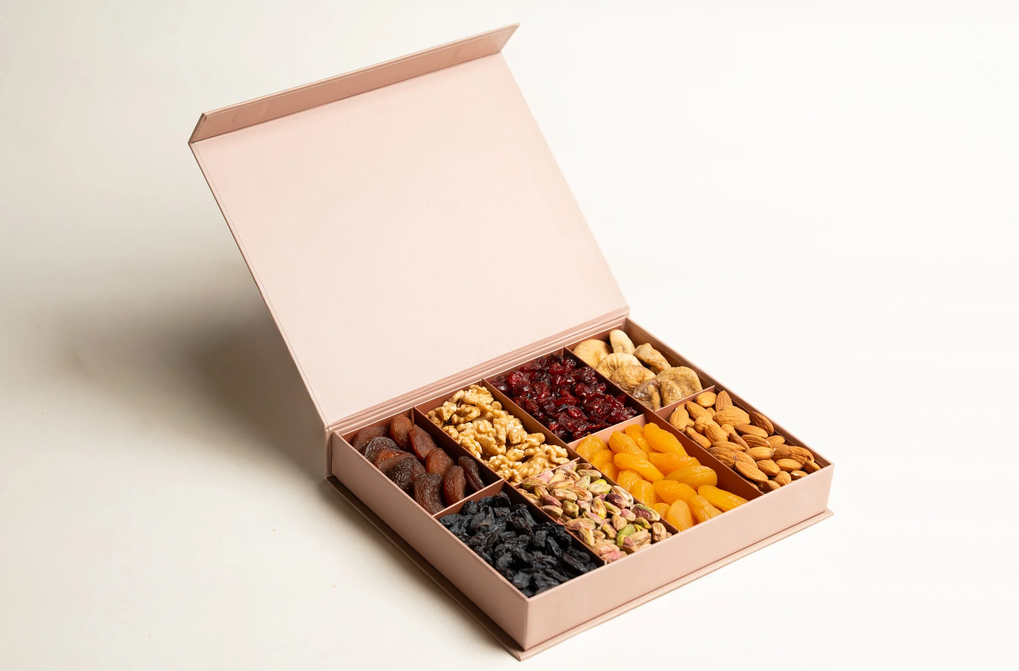 WG DRIED FRUIT AND BERRIES,NUTS AND RAISIN MAGNET GIFT BOX LG