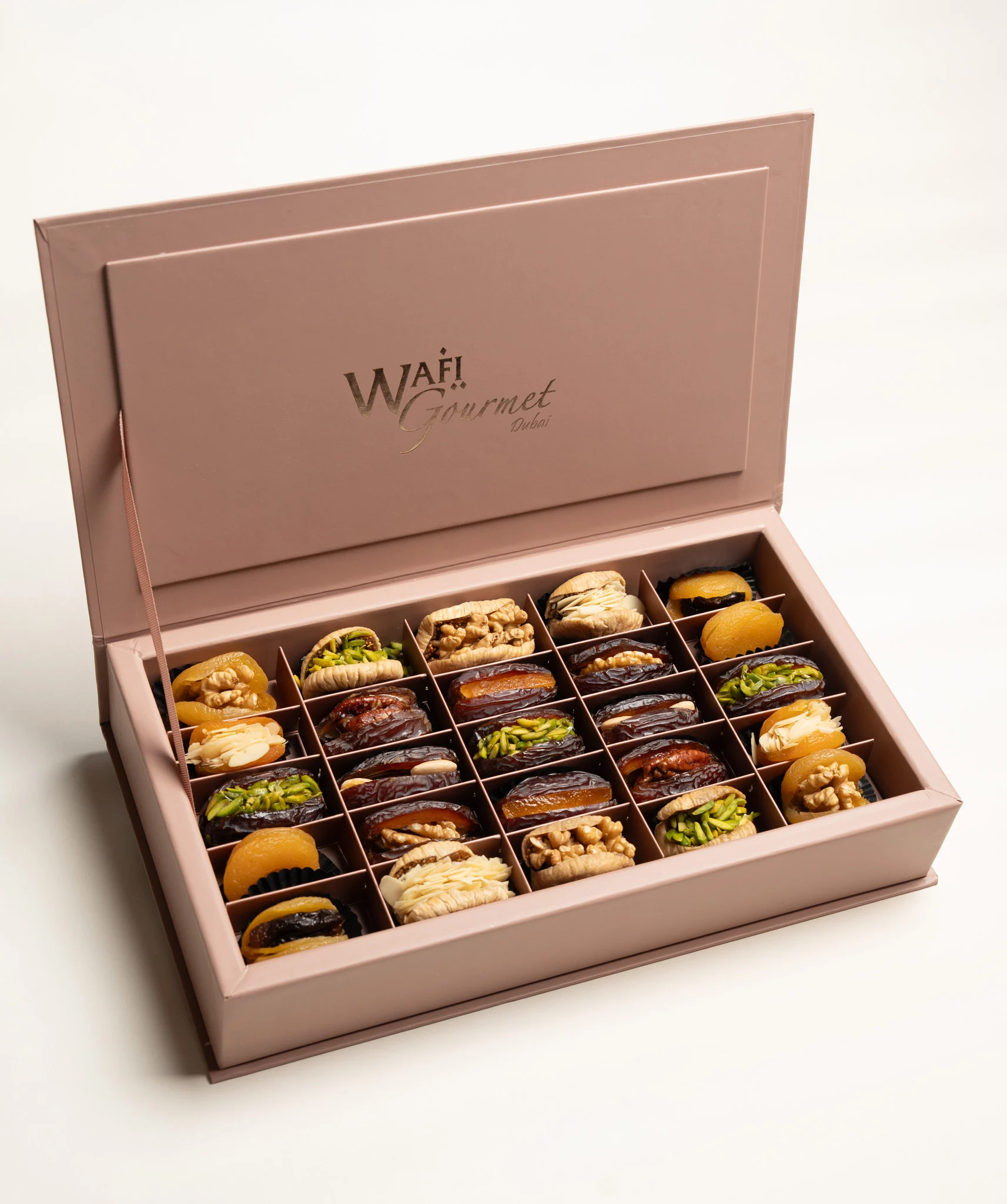 WG MAJDOUL DATES AND DRIED FRUIT GIFT BOX LG