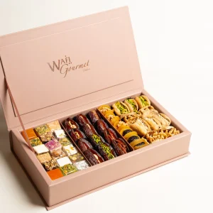 WG MAJDOUL DATES, MALBAN NOGHA AND DRIED FRUIT GIFT BOX LG